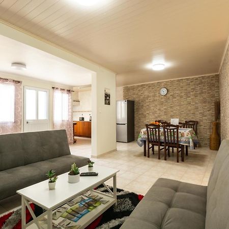 Casa Piscinas Naturais ฮิเบย์รา กรันเจ ภายนอก รูปภาพ